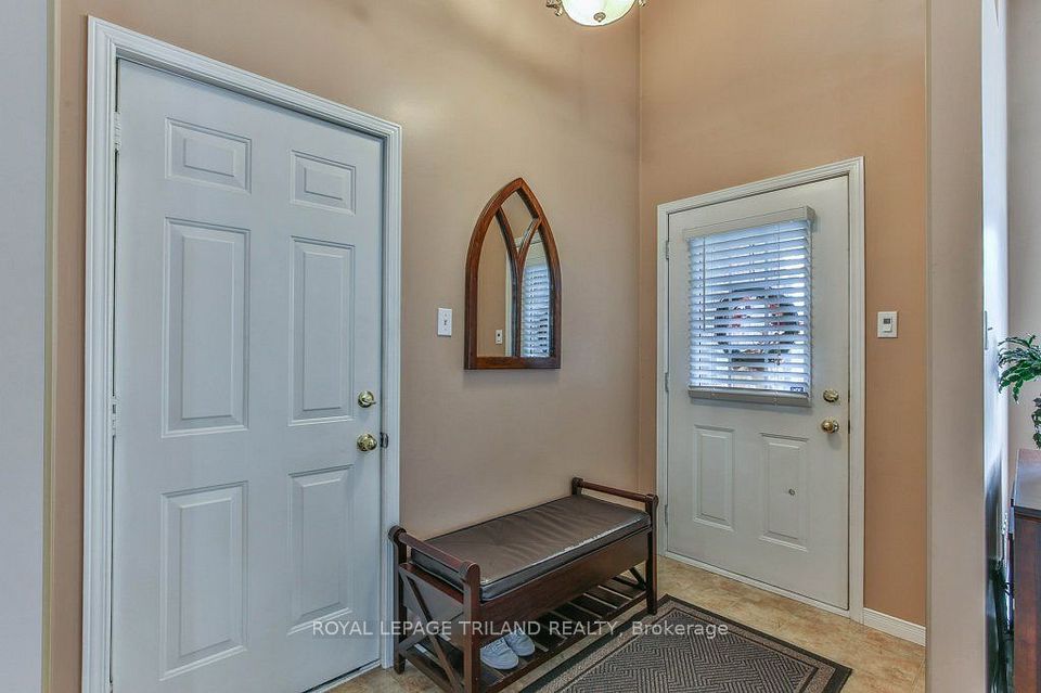 54 BOWCOTT Crescent, London East, ON N5V 4W8 4