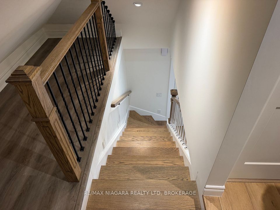229 Geneva Street E A, St. Catharines, ON L2R 4R1 9