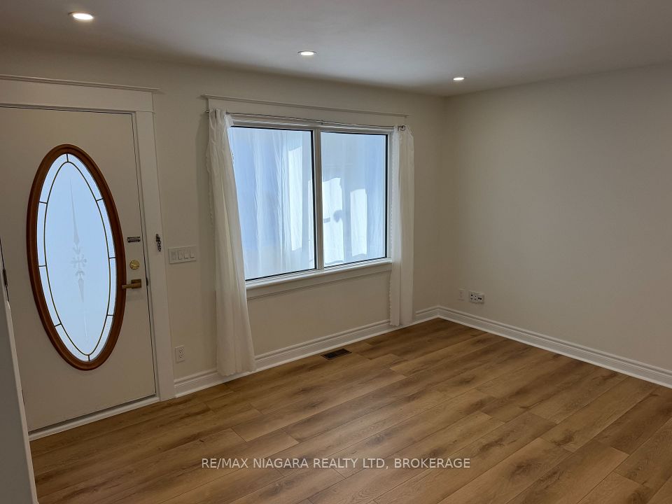 229 Geneva Street E A, St. Catharines, ON L2R 4R1 4
