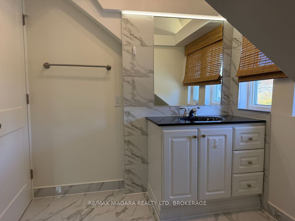 229 Geneva Street E A, St. Catharines, ON L2R 4R1 10