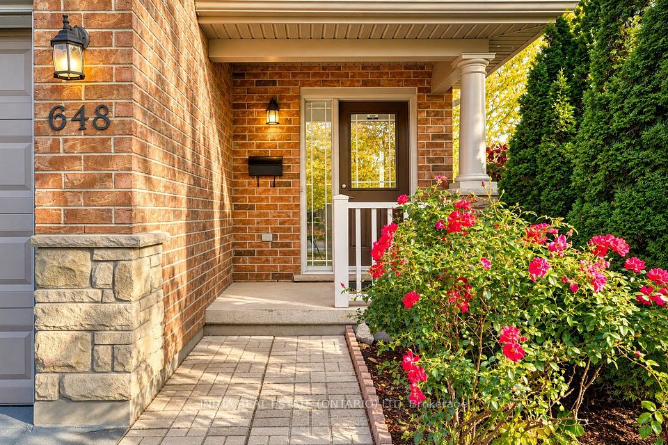 648 Oakcrossing Road, London North, ON N6H 5T7 5