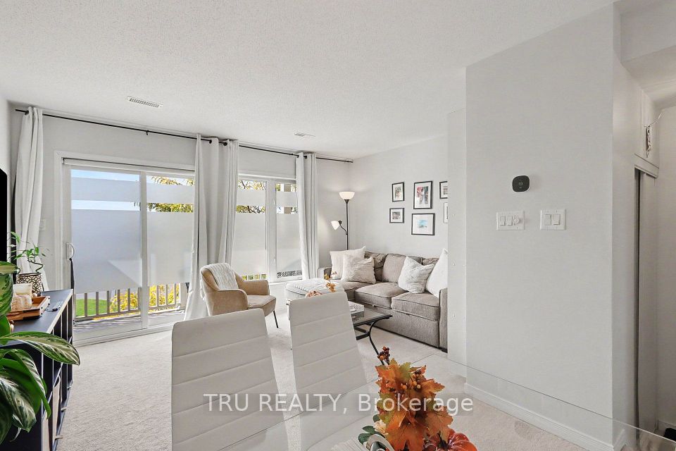 2595 Longfields Drive 27, Barrhaven, ON K2J 2L7 2