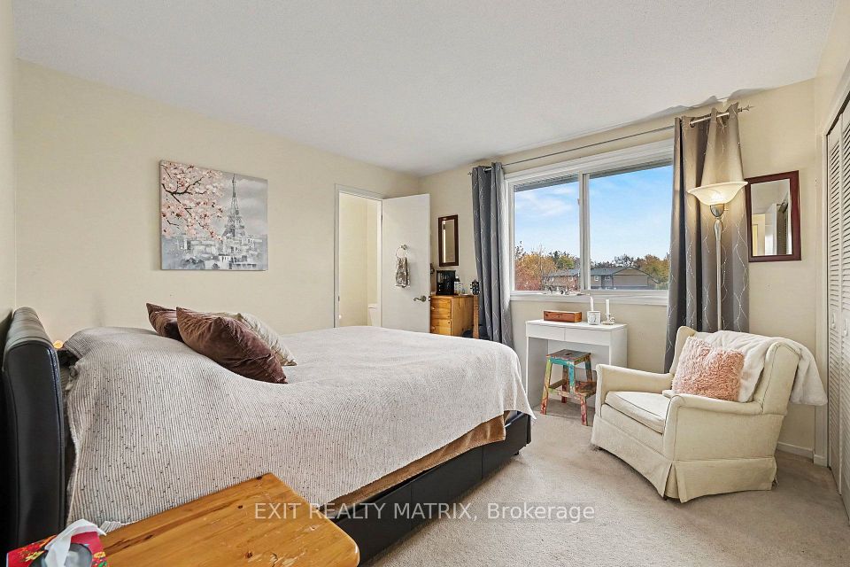 15 Basin Court, South of Baseline to Knoxdale, ON K2H 8P2 19