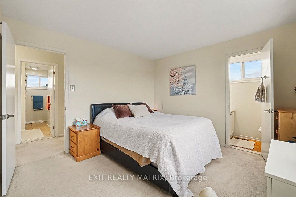 15 Basin Court, South of Baseline to Knoxdale, ON K2H 8P2 20