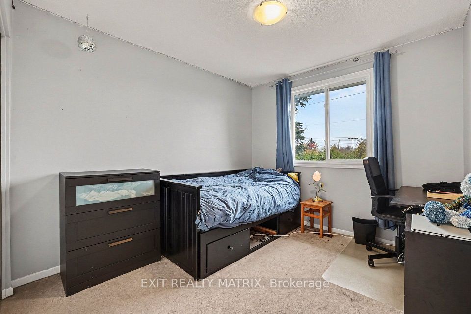 15 Basin Court, South of Baseline to Knoxdale, ON K2H 8P2 25