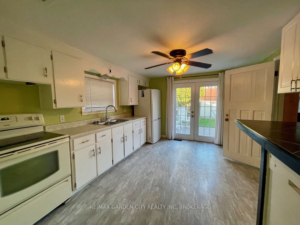 14 Welland Street S, Thorold, ON L2V 2B4 7