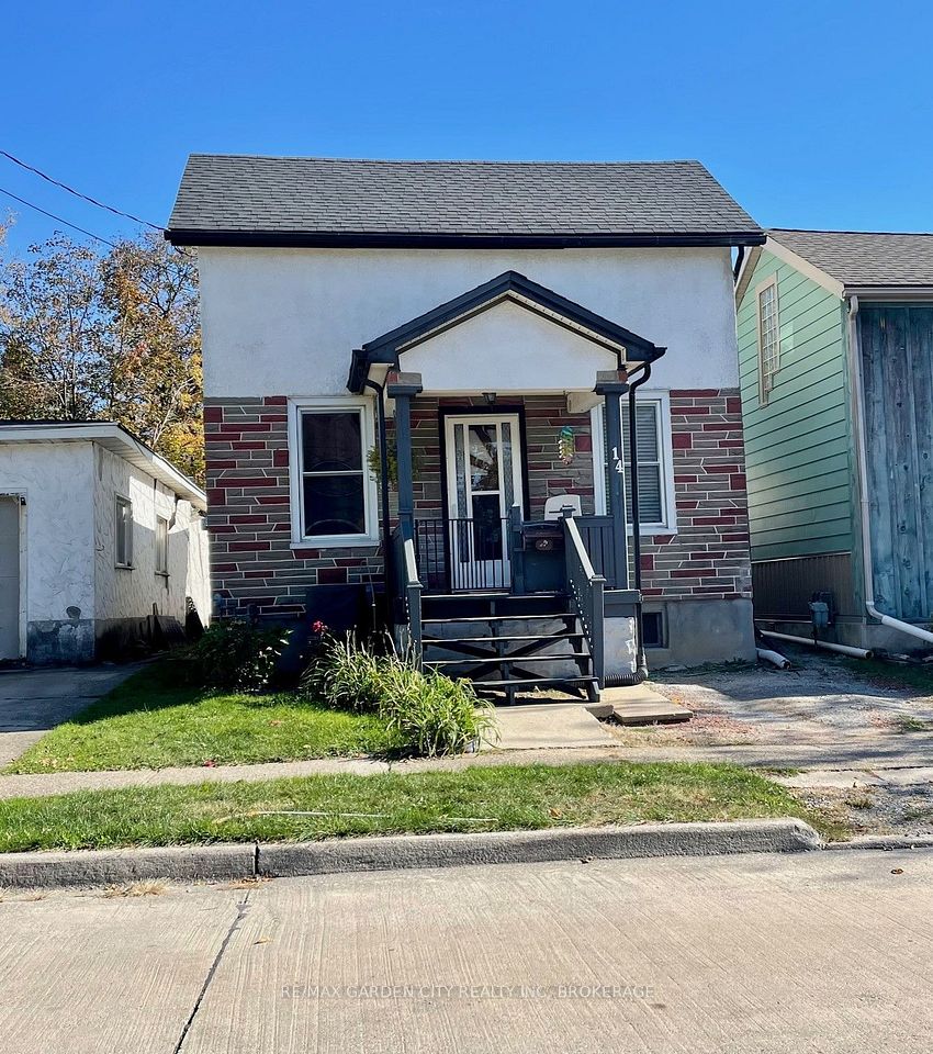 Detached at 14 Welland Street S, Thorold, ON L2V 2B4