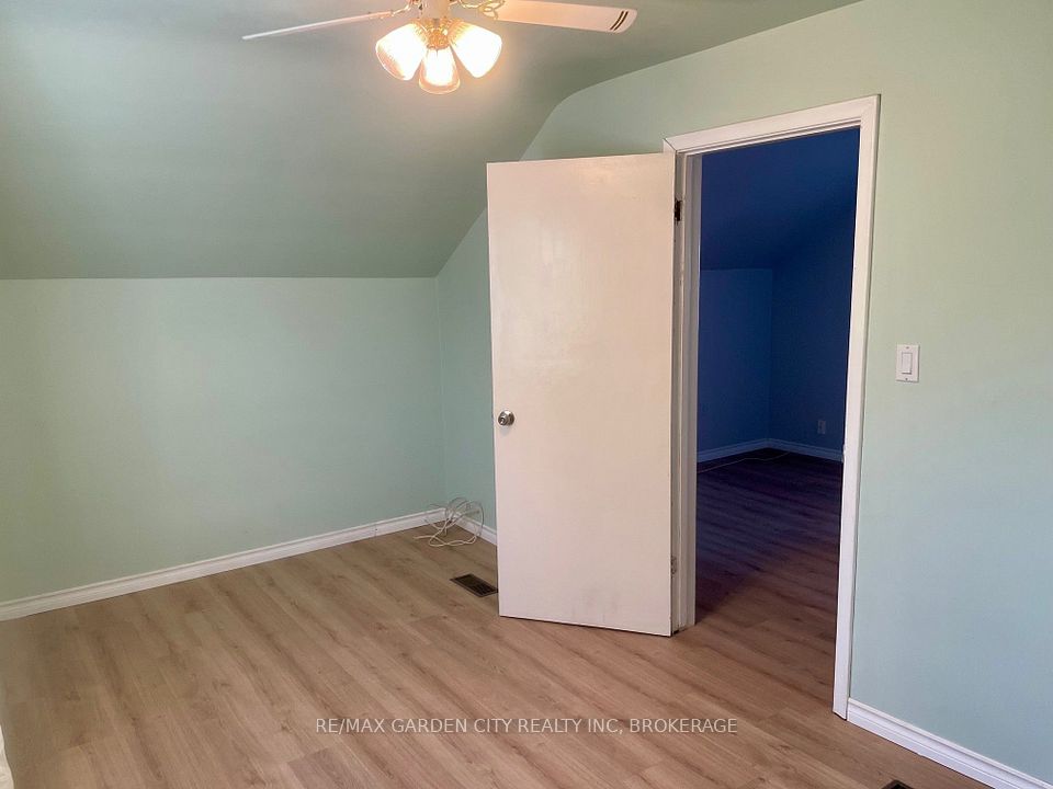 14 Welland Street S, Thorold, ON L2V 2B4 9