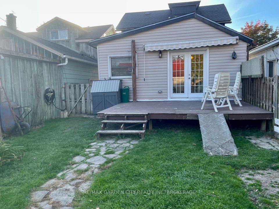 14 Welland Street S, Thorold, ON L2V 2B4 4