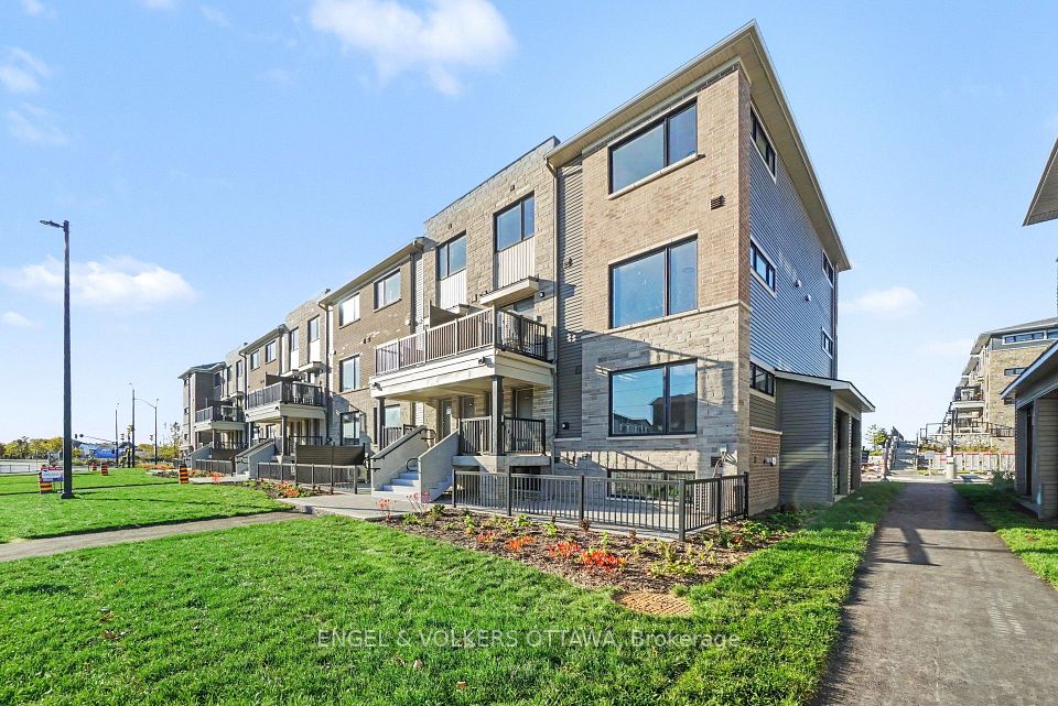 201 Glenroy Gilbert Drive 27, Barrhaven, ON K2J 7N7 2