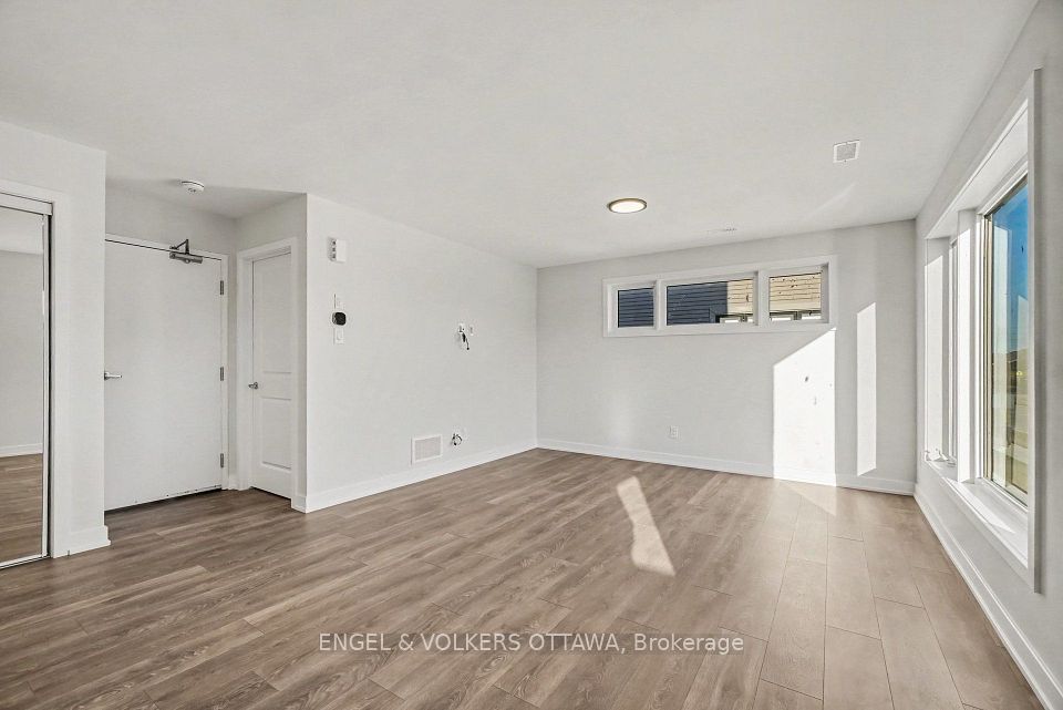 201 Glenroy Gilbert Drive 27, Barrhaven, ON K2J 7N7 4