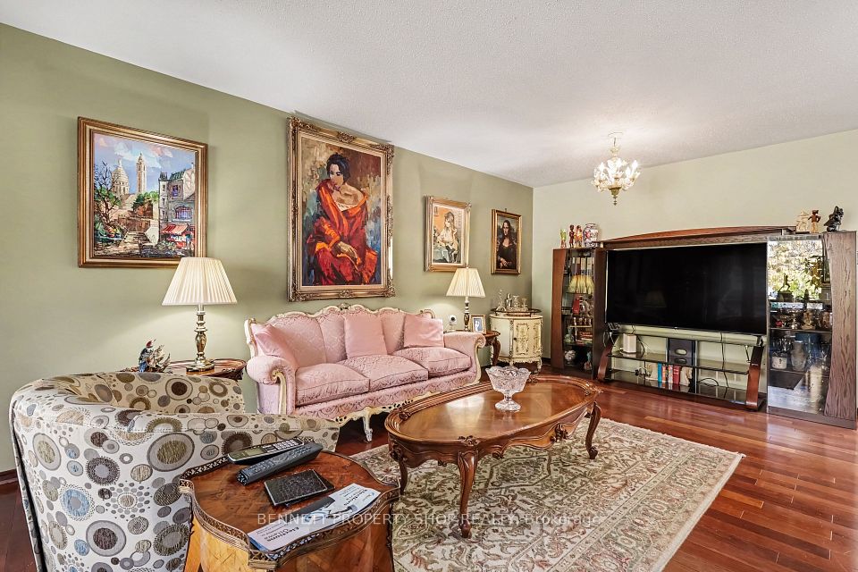 369 Stoneway Drive, Barrhaven, ON K2G 6G8 3