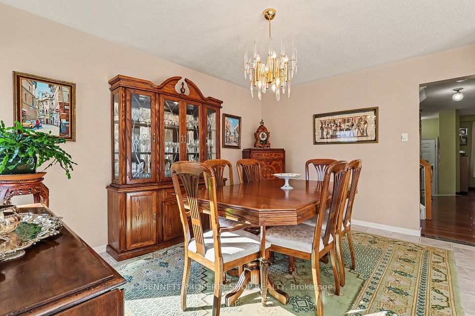 369 Stoneway Drive, Barrhaven, ON K2G 6G8 8