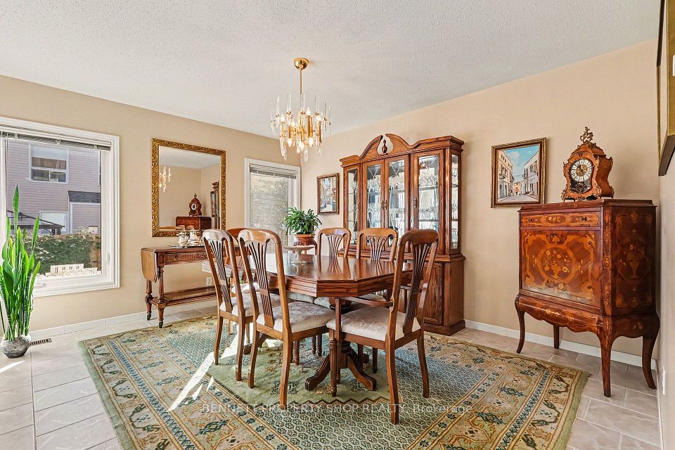 369 Stoneway Drive, Barrhaven, ON K2G 6G8 7