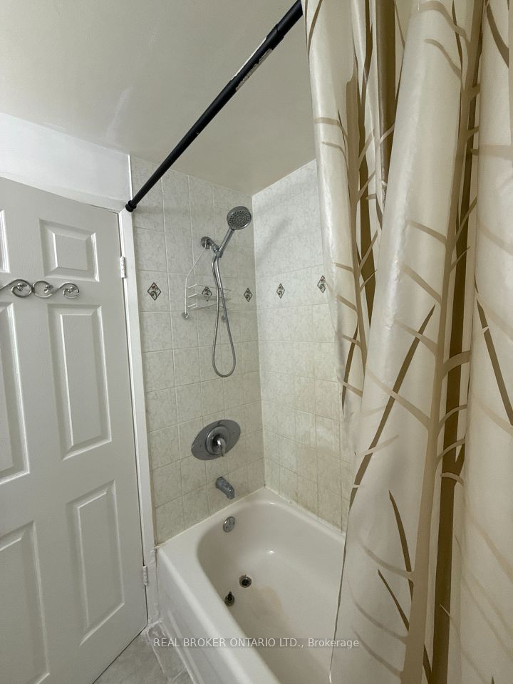 535 Elgin Street N Main, Cambridge, ON N1R 6A2 14