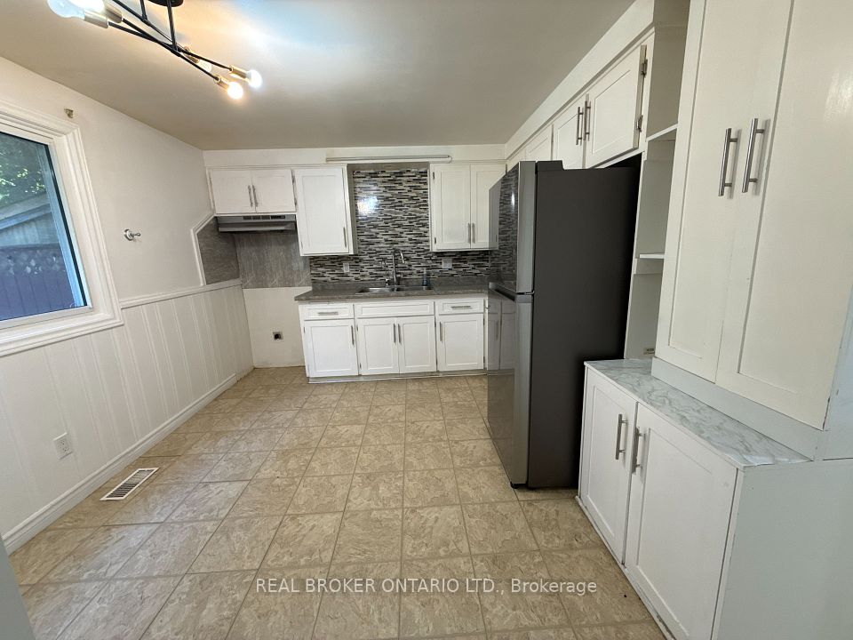 535 Elgin Street N Main, Cambridge, ON N1R 6A2 5