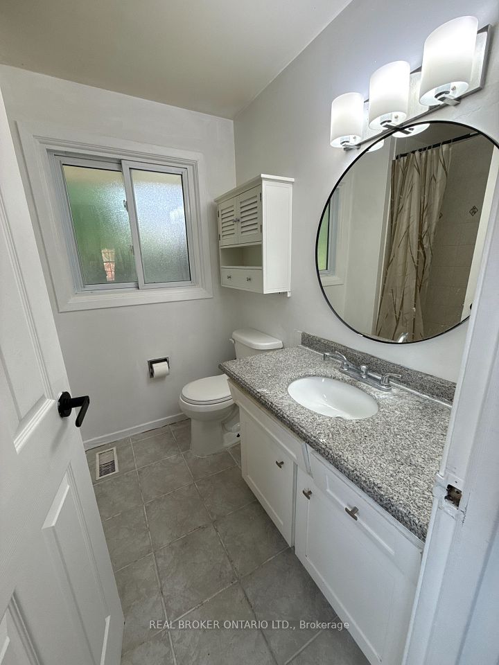 535 Elgin Street N Main, Cambridge, ON N1R 6A2 13