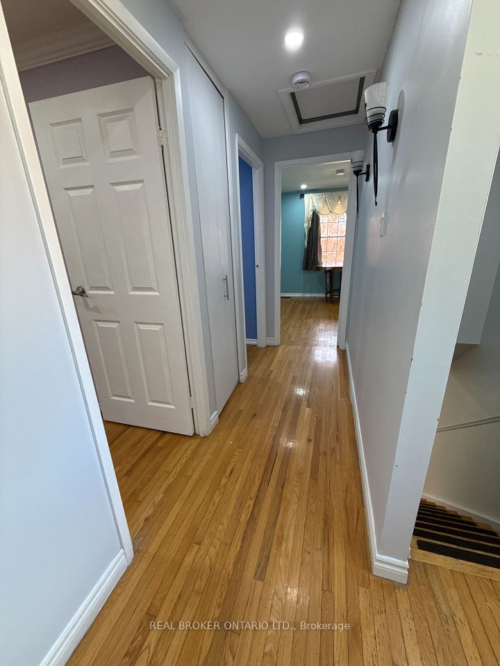 535 Elgin Street N Main, Cambridge, ON N1R 6A2 12