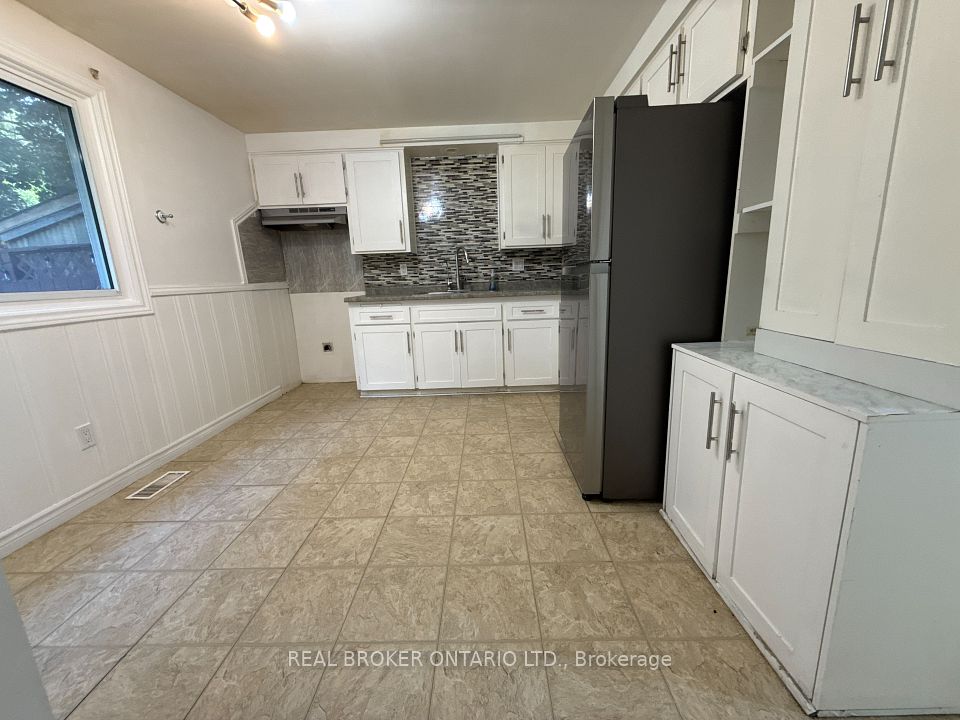 535 Elgin Street N Main, Cambridge, ON N1R 6A2 6