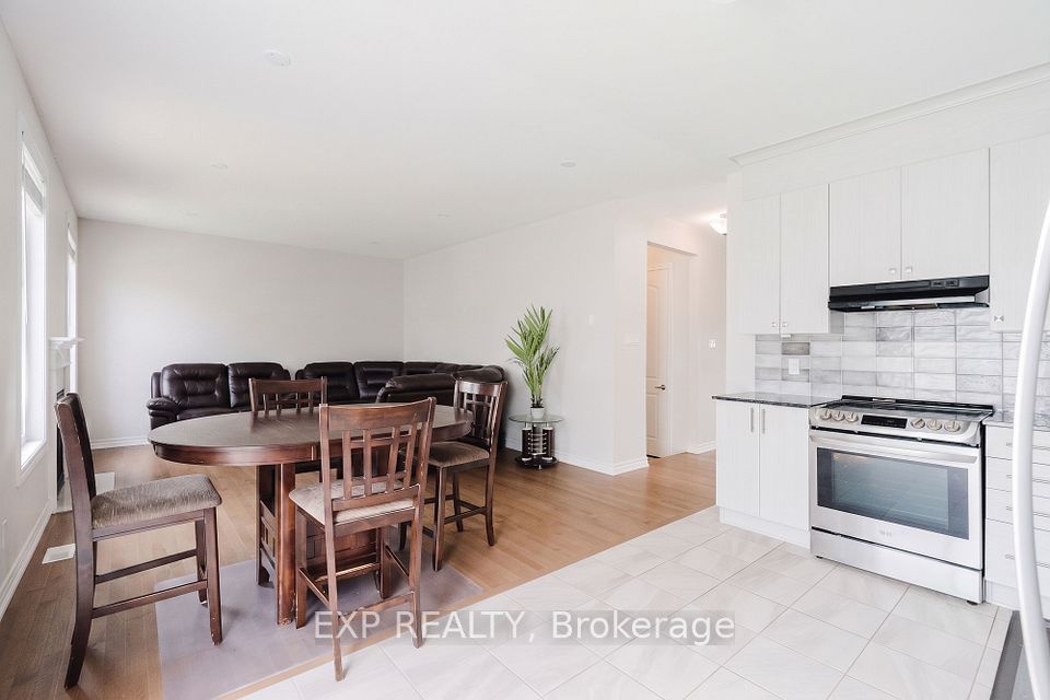 30 Coppermine Street, Barrhaven, ON K2J 6P6 4