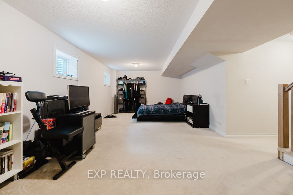 30 Coppermine Street, Barrhaven, ON K2J 6P6 14