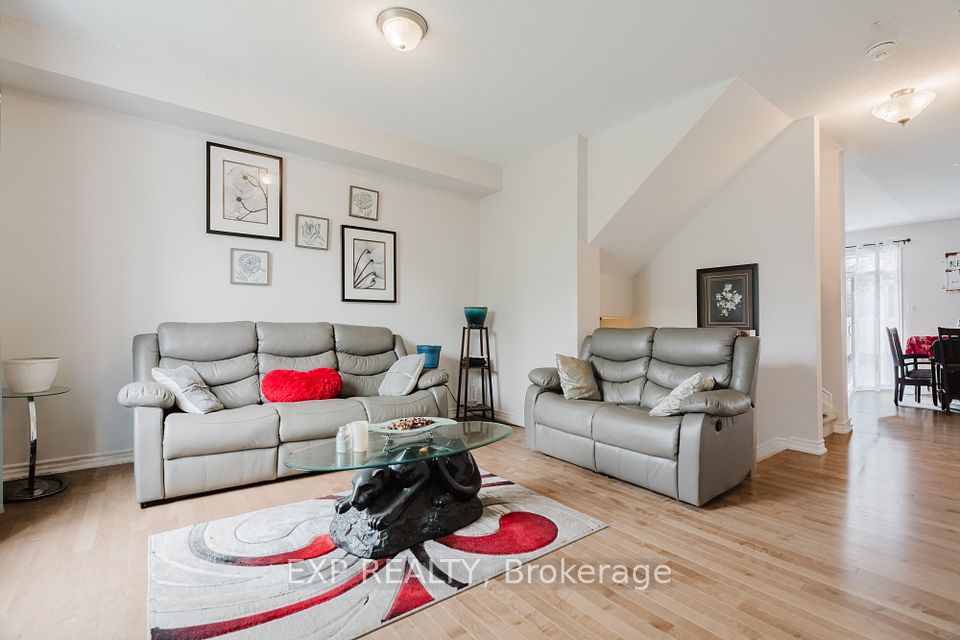 30 Coppermine Street, Barrhaven, ON K2J 6P6 2