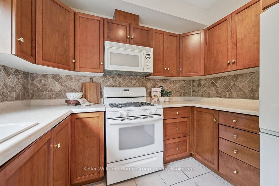 487 St Andrew Street E, Centre Wellington, ON N1M 3V6 17