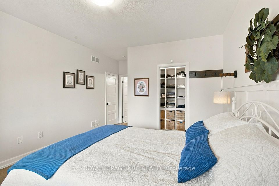23 Campbell Street, Thorold, ON L2V 0J3 24