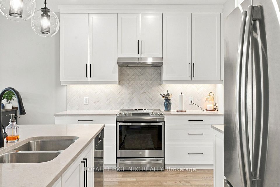 23 Campbell Street, Thorold, ON L2V 0J3 12