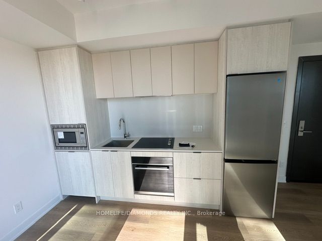 91 JOHN Street N 2309, Hamilton, ON L8R 1H7 7