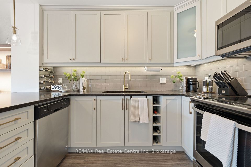 19 STUMPF Street 310, Centre Wellington, ON N0B 1S0 8