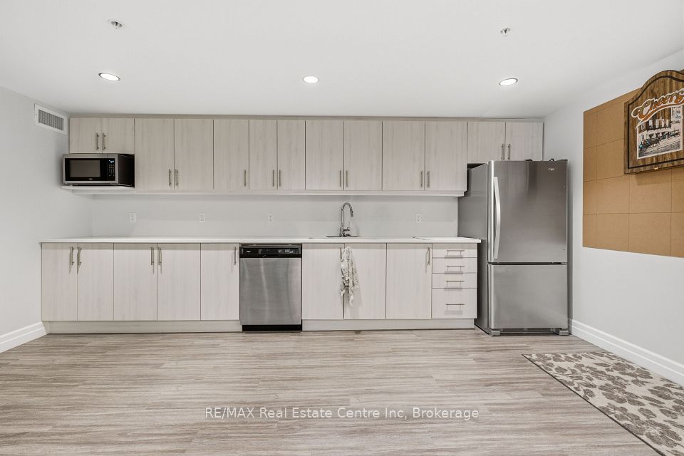 19 STUMPF Street 310, Centre Wellington, ON N0B 1S0 22