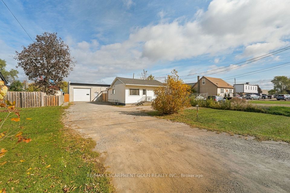727 Barton Street, Hamilton, ON L8E 5L7