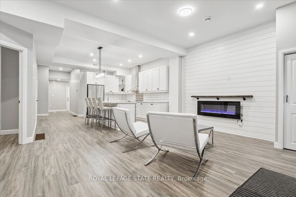 800 Beach Boulevard 2, Hamilton, ON L8H 6Z3 11
