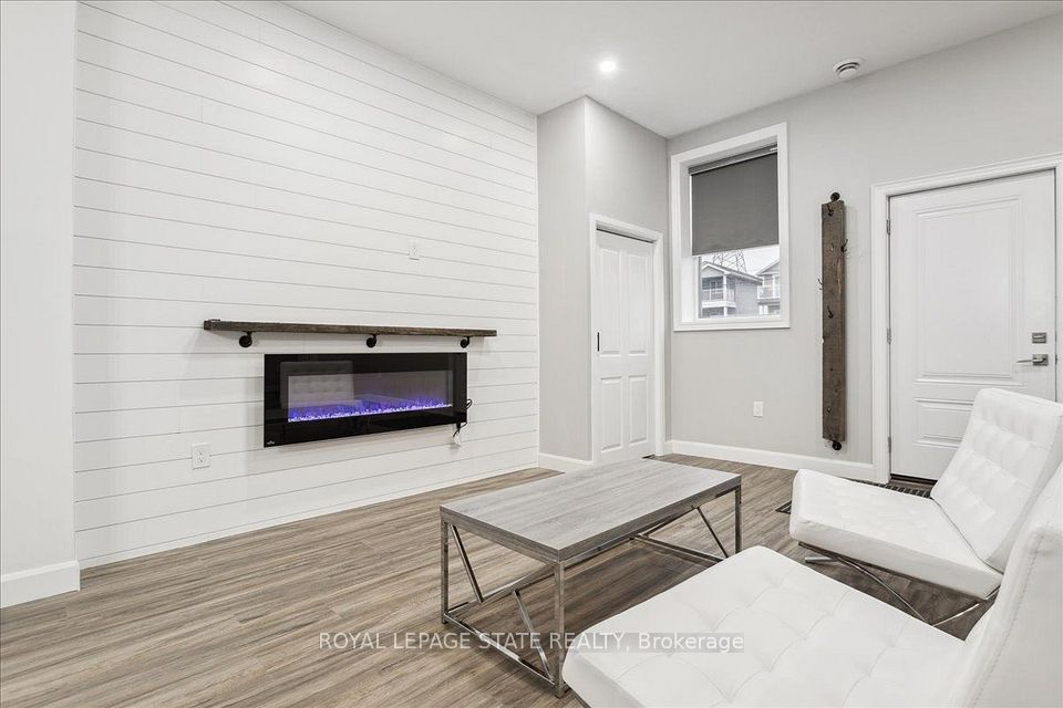 800 Beach Boulevard 2, Hamilton, ON L8H 6Z3 10