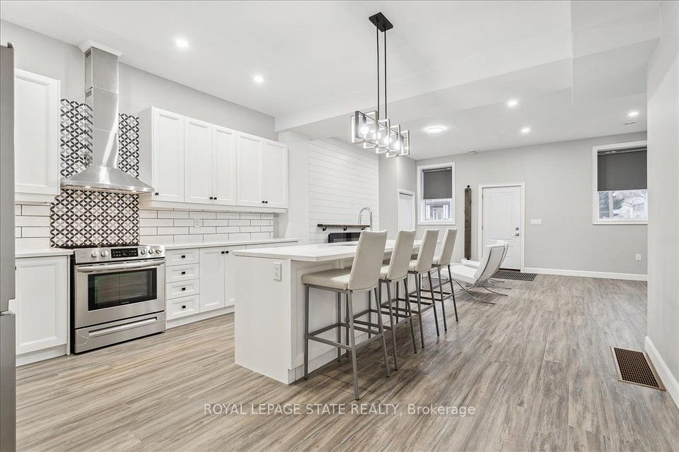 800 Beach Boulevard 2, Hamilton, ON L8H 6Z3 15