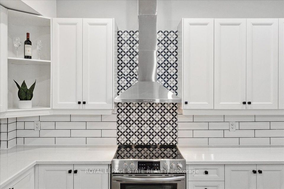 800 Beach Boulevard 2, Hamilton, ON L8H 6Z3 16