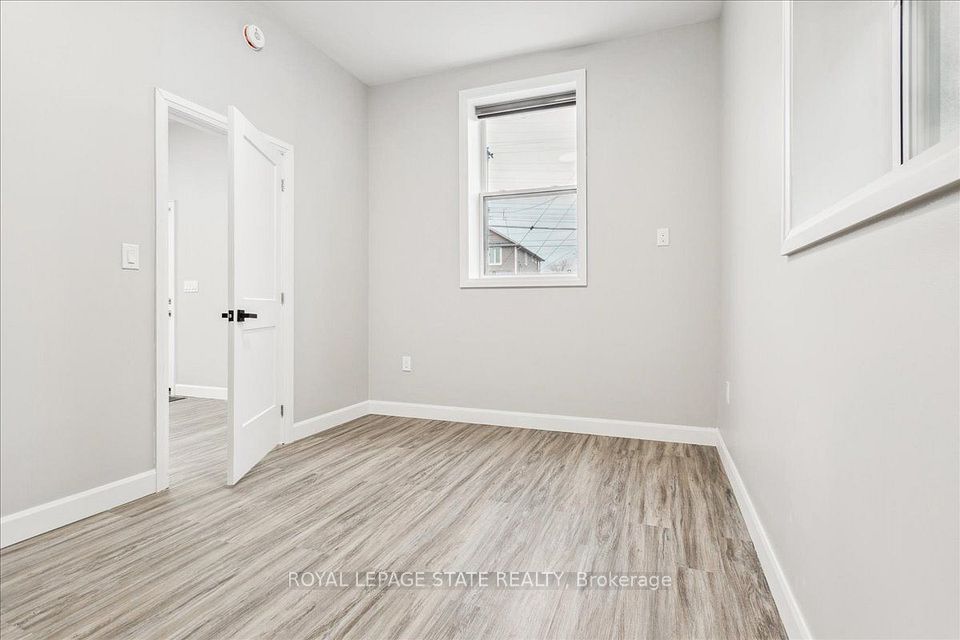 800 Beach Boulevard 2, Hamilton, ON L8H 6Z3 19