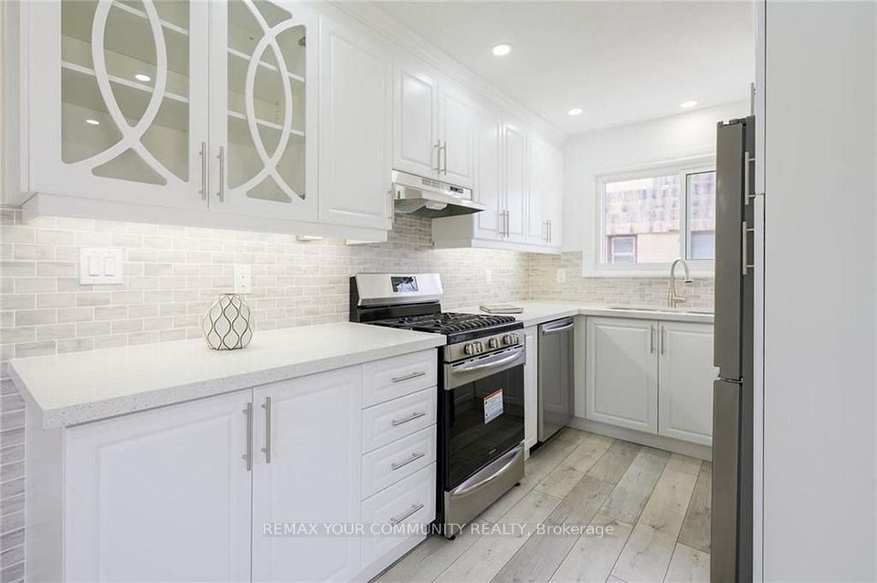 52 Elliott Avenue Upper, Hamilton, ON L8T 2H8 4