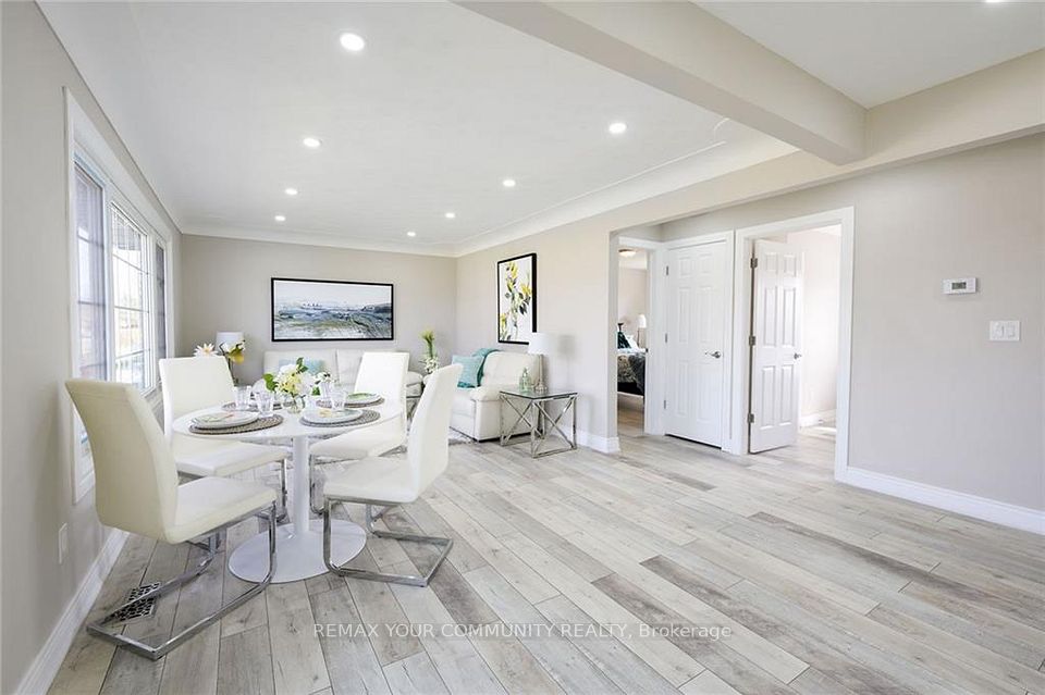 52 Elliott Avenue Upper, Hamilton, ON L8T 2H8 9