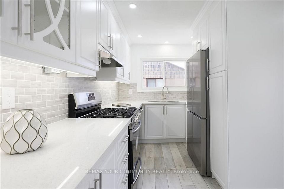 52 Elliott Avenue Upper, Hamilton, ON L8T 2H8 5