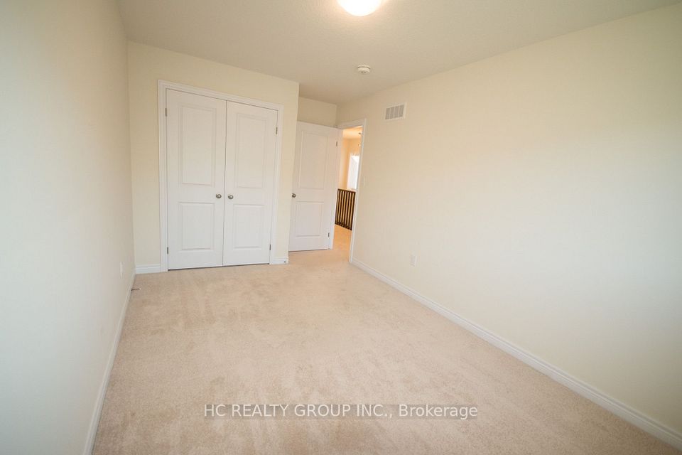 10 Dayman Drive, Hamilton, ON L9K 0J9 7