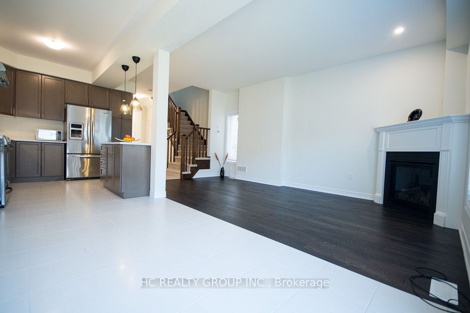 10 Dayman Drive, Hamilton, ON L9K 0J9 5