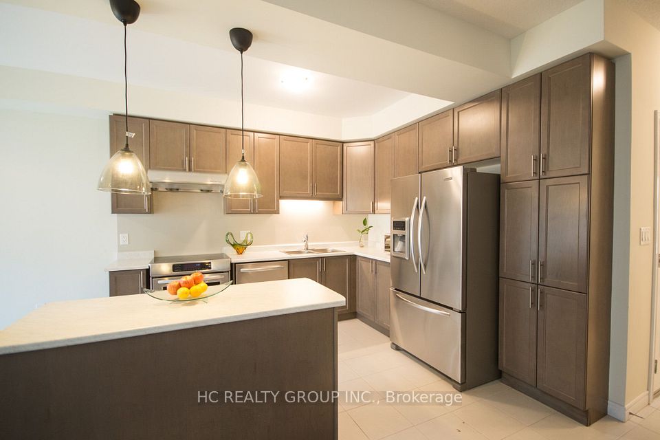 10 Dayman Drive, Hamilton, ON L9K 0J9 4