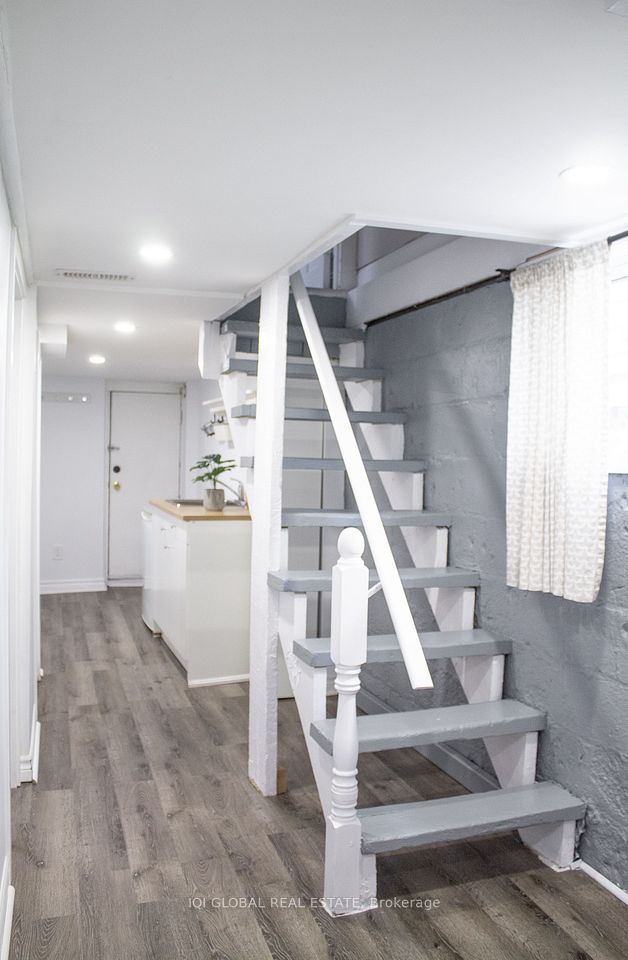 65 Holmes Avenue, Hamilton, ON L8S 2K8 25