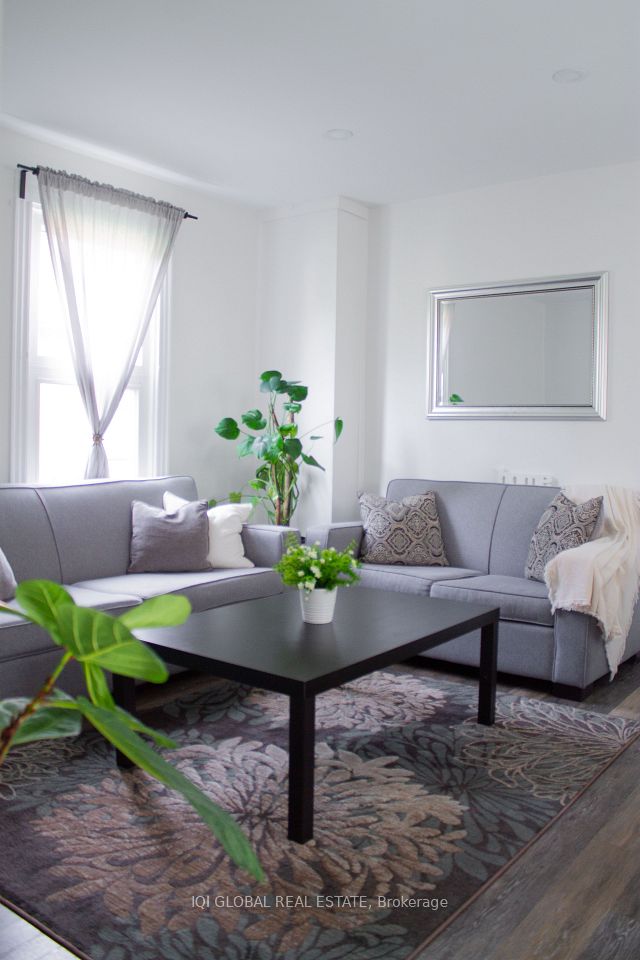 65 Holmes Avenue, Hamilton, ON L8S 2K8 6