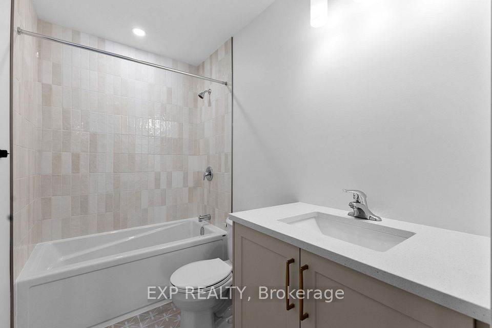 1156 Bronze Avenue, Clarence-Rockland, ON K4K 0M9 4