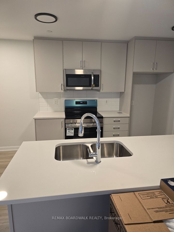 1001 Glenroy Gilbert Drive, Barrhaven, ON K2J 5G3 4