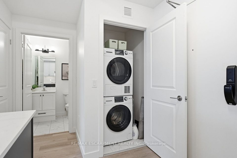 461 Green Street 206, Hamilton, ON L8E 0L5 19