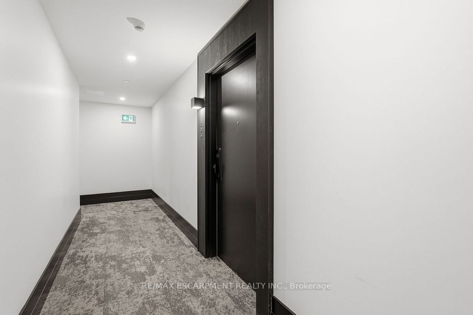 461 Green Street 206, Hamilton, ON L8E 0L5 4